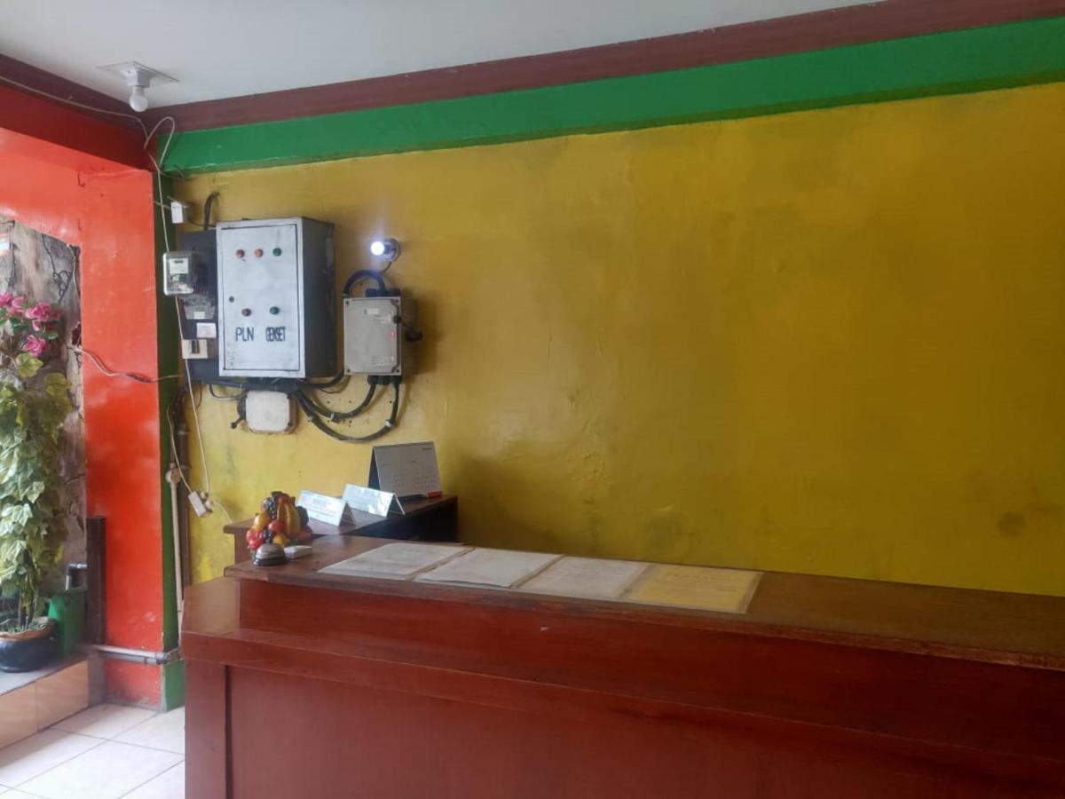 Oyo 90041 Hotel Sinar Lumayan Syariah Balikpapan  Esterno foto