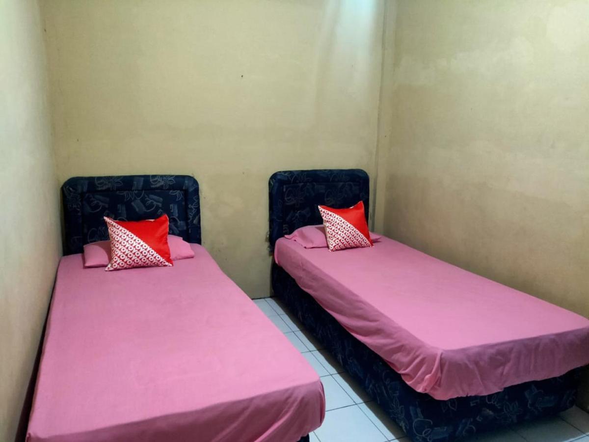 Oyo 90041 Hotel Sinar Lumayan Syariah Balikpapan  Esterno foto